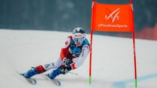 Thomas Volgger darf wegen seiner Behinderung nur mit einem Stock fahren. Aber auch so ist er pfeilschnell. In Bardonecchia gewann der Salzburger unlängst im Super-G sein erstes Rennen im Paraski-Weltcup. (Bild: GEPA)