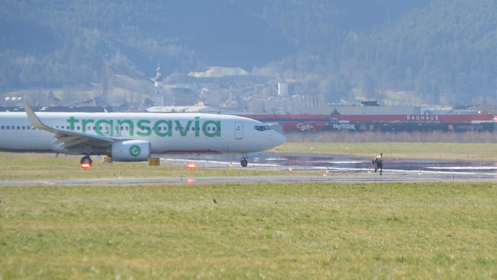 Die Transavia-Maschine stoppte abrupt.