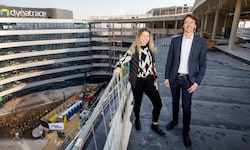 Veronika Leibetseder,  Global Vice President Workplace Experience bei Dynatrace, und ...