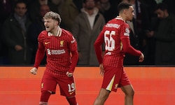Harvey Elliott freut sich über sein Goldtor für Liverpool gegen PSG ...