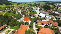 Oberhofen am Irrsee im Bezirk Vöcklabruck ist eine von insgesamt 26 Vorbehaltsgemeinden in ...