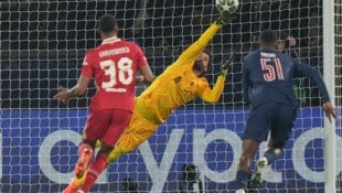 Unmenschlich! Goalie Alisson zeigte gegen Paris Weltklasse-Paraden (Bild: Aurelien Morissard)