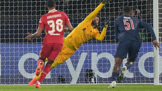 Unmenschlich! Goalie Alisson zeigte gegen Paris Weltklasse-Paraden (Bild: Aurelien Morissard)