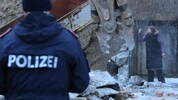 Monika Grünbacher stellt sich den riesigen Maschinen entgegen.