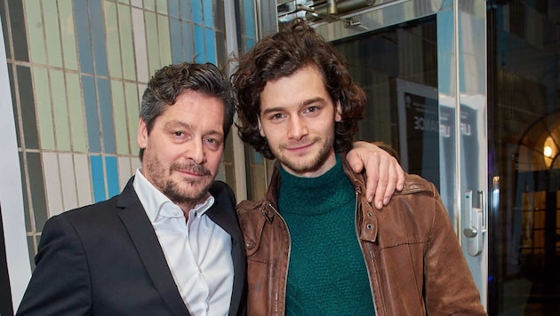 Aaron Karl mit seinem Vater, dem Schauspieler Fritz Karl (li.). (Bild: Alexander Tuma)