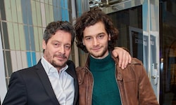 Aaron Karl mit seinem Vater, dem Schauspieler Fritz Karl (li.).