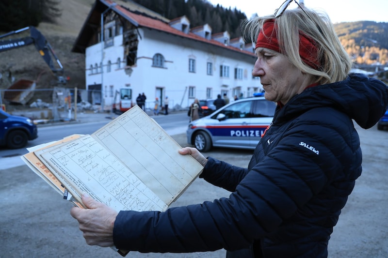 Altes Gästebuch mit vielen Erinnerungen. (Bild: Birbaumer Christof)