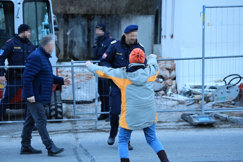 Auch die Polizei war wieder vor Ort. (Bild: Birbaumer Christof)