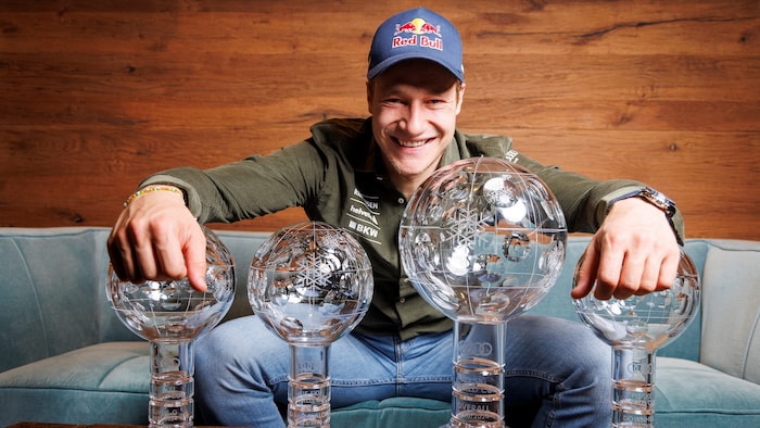 Marco Odermatt winken zum dritten Mal in Serie vier Kugeln in einer Saison.