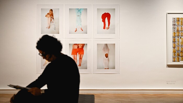 Blick in die Ausstellung: Erwin Wurm „Photographic Sculptures“, Francisco Carolinum Linz