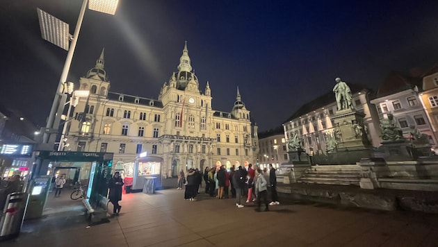 The night-time sausage stand affair in Graz continues to cause a stir. (Bild: Jauschowetz Christian)