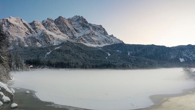 Eine Person musste auf dem Eibsee (Bild) reanimiert werden. (Bild: Wolfgang Hauke)