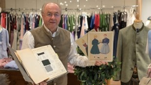 Ewald Opetnik am Klagenfurter Standort des Kärntner Heimatwerkes: Die Dirndln, Anzüge und Stoffe werden nun abverkauft, das Trachtenarchiv gehört bereits dem Land Kärnten. (Bild: Evelyn Hronek)