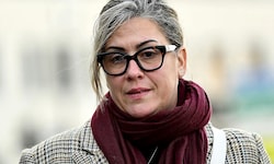 Caroline Darian (46) wirft ihrem 72-jährigen Vater vor, sie wie ihre Mutter betäubt und sexuell ...