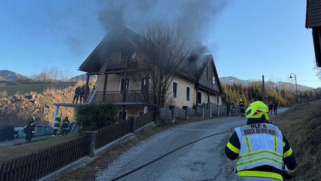 Im zweiten Stock brach das Feuer aus. (Bild: FF Bruck an der Mur)