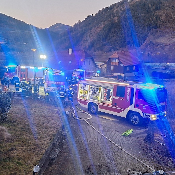 Einsatz für fünf Feuerwehren