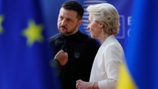 Ursula von der Leyen EU-Kommissionspräsidentin Ursula von der Leyen und der Präsidenten ...