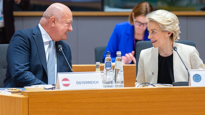 Kanzler Christian Stocker traf Kommissionschefin Ursula von der Leyen. (Bild: FLORIAN SCHRÖTTER)