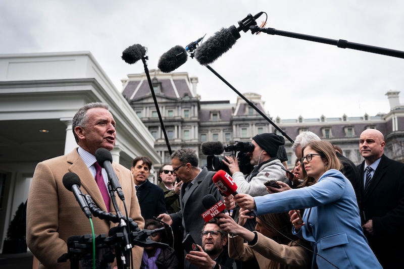 Steve Witkoff vor dem Weißen Haus (Bild: AL DRAGO / POOL)