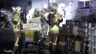 Florianijünger im Supermarkt. 