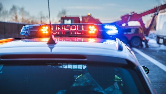 A small truck driver collided head-on with an oncoming truck (symbolic image). (Bild: © 2024 DBGrafie / David Breidert, alle Rechte vorbehalten.)