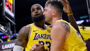 Luka Doncic und LeBron James erwischten einen Sahnetag. (Bild: AFP/HARRY HOW)