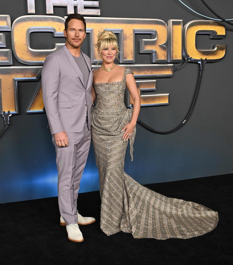 Chris Pratt and Millie Bobby Brown can be seen together in the Netfix film "Electric State". (Bild: LISA O‘CONNOR/AFP)