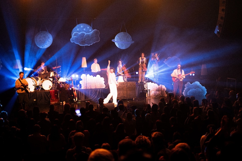 Die Tour ist ein voller Erfolg: Julian Le Play im ausverkauften Posthof in Linz. (Bild: Paula Spitzauer)