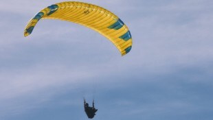 Unfall mit einem Gleitschirm (Symbolbild)