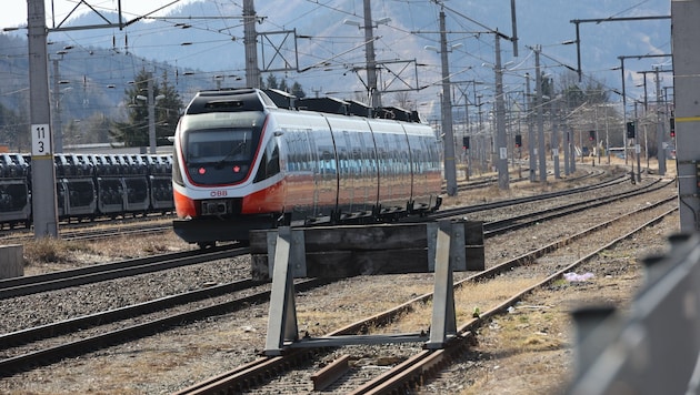 In the area of Niklasdorf station (Leoben district), there have already been several fatalities because pedestrians have taken a shortcut across the railroad tracks. (Bild: Jauschowetz Christian)