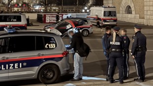 JöH und Grüne fordern Aufklärung darüber, was der Grund für das polizeiliche Einschreiten der Protestkundgebung gegen den Akademikerball war. (Bild: JöH)