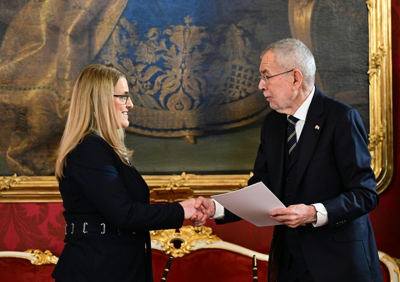 Ulrike Königsberger-Ludwig (SPÖ) wurde von Bundespräsident van der Bellen als Staatssekretärin für Tierschutz angelobt.   (Bild: ROLAND SCHLAGER)