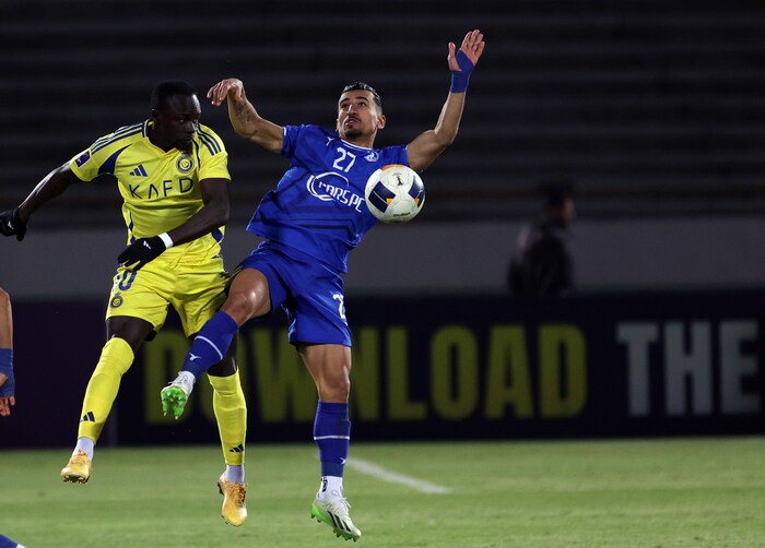 Saidio Mane (left) currently earns his (good) money at Al Nassr.