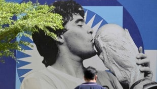 Der Kult um Diego Maradona ist auch nach seinem Tod ungebrochen. (Bild: AFP/JUAN MABROMATA)