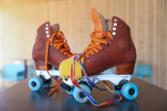 The "Cherry Bombers" generally use classic roller skates. But inline skates are also allowed.