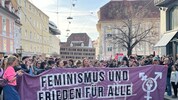 Der Demozug ging vom Südtirolerplatz eine Schleife bis zum Hauptplatz