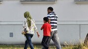Der Familiennachzug wird hierzulande vorerst ausgesetzt. (Bild: P. Huber)