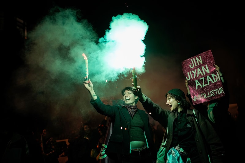 Demonstrantinnen in Istanbul (Bild: Emrah Gurel)