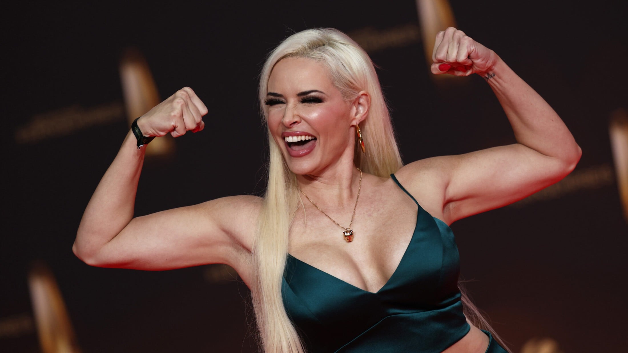 Spannende Daniela Katzenberger Oben Ohne Ebenbild
