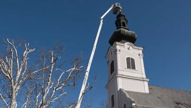 Pfarrer Franz Brei setzt sich unermüdlich für die Renovierung der Kirche in Jennersdorf ein. (Bild: zVg)