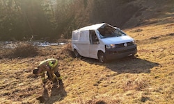 Das Auto wurde schwer beschädigt.