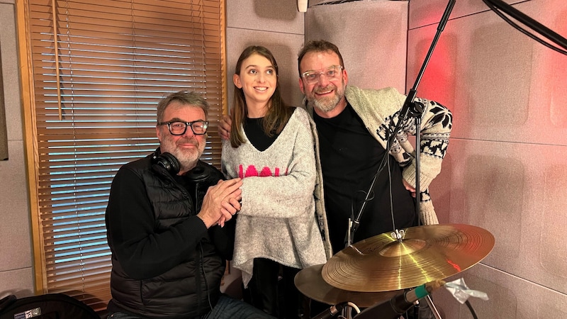 Mit den weltberühmten Musikern Ian Thomas und Jerry Meehan nahm Sofia die ersten Songs ihres neuen Albums im Londoner Tonstudio auf. (Bild: Grammer Karl)