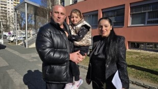 Liliana Popan mit ihrer Tochter und ihrem Mann
