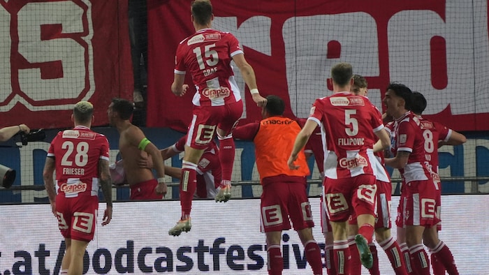 Da war die Welt des GAK noch in Ordnung: Jubel nach dem 1:0