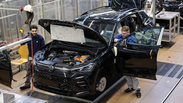 Volkswagen stellt die Gewinnbeteiligung an die Mitarbeitenden ein (Symbolbild). (Bild: HANNIBAL HANSCHKE)