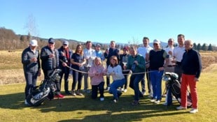 Die ersten Golfer schlugen am Donnerstag feierlich ab!