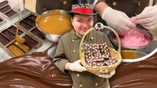 Der „Schokomichi“ stellte für Krone+ Zuckerwatte-Schokolade her.