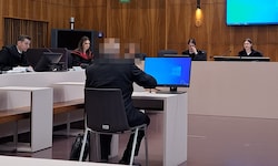 Der Angeklagte beteuerte, dass er niemals Nazi-Verbrechen gutheißen wollte. Die Geschworenen ...