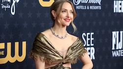 Das goldene Vintage-Kleid von Amanda Seyfried fiel bei den Critics Choice Awards vor zwei Jahren regelrecht auseinander, wie die Schauspielerin jetzt verriet. (Bild: Dave Bedrosian / Action Press / picturedesk.com)