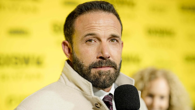 Ben Affleck and the luxury sneakers: "You're broke!" (Bild: AFP/MARCUS INGRAM)